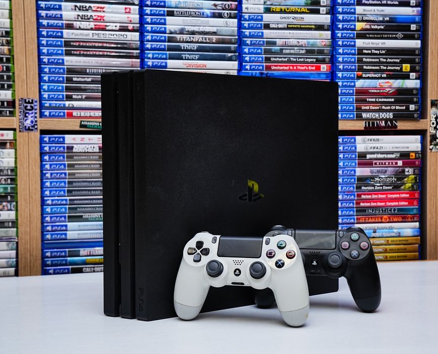 PlayStation 4 pro , PS 4 cu manete si jocuri