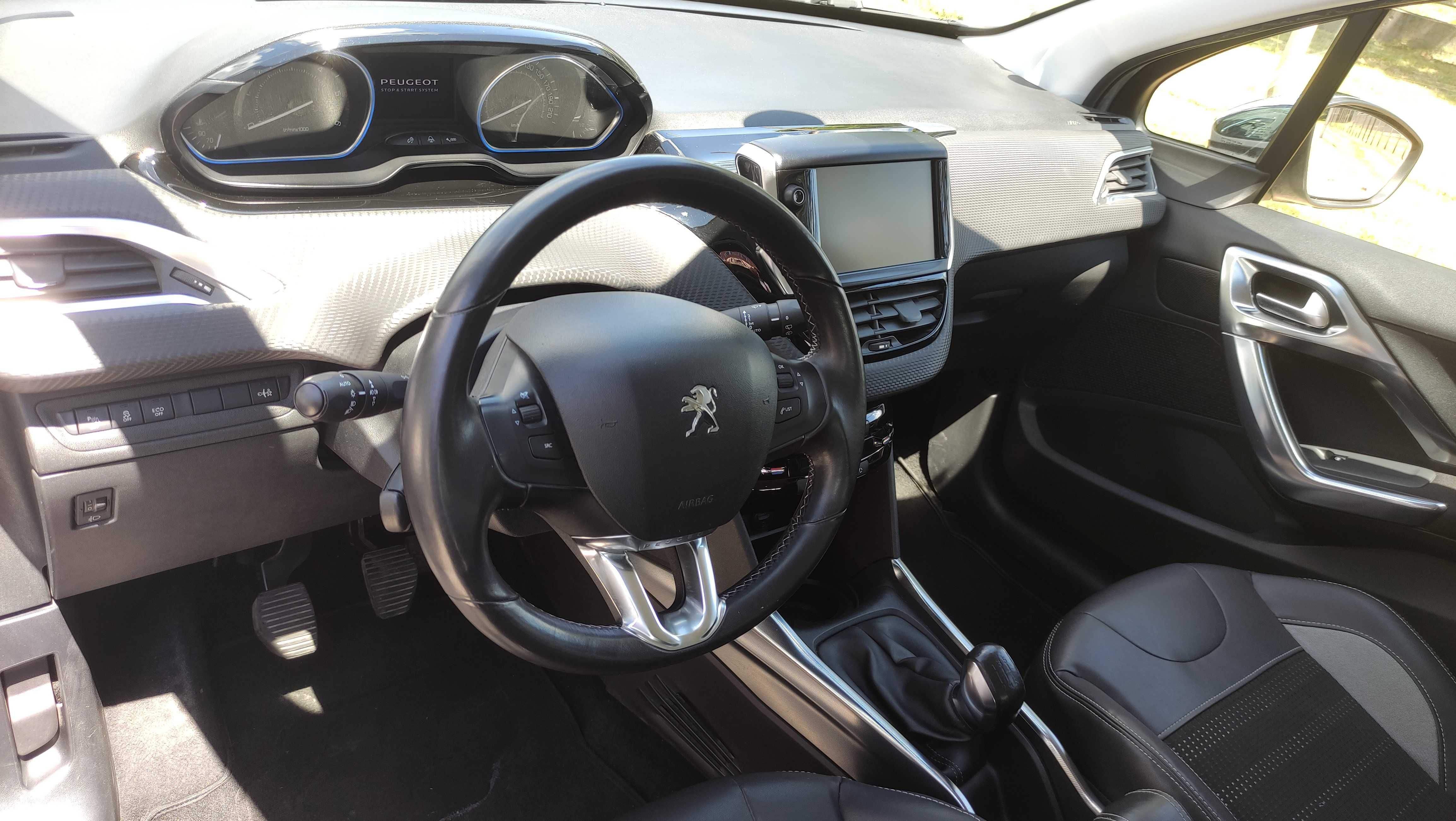 Peugeot 2008 e-HDI ALLURE 1.6 дизел кожа НОВ ВНОС Франция отличен
