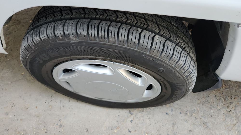 Damas sotiladi kraskasi toza