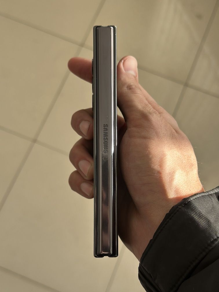 Samsung z fold 4