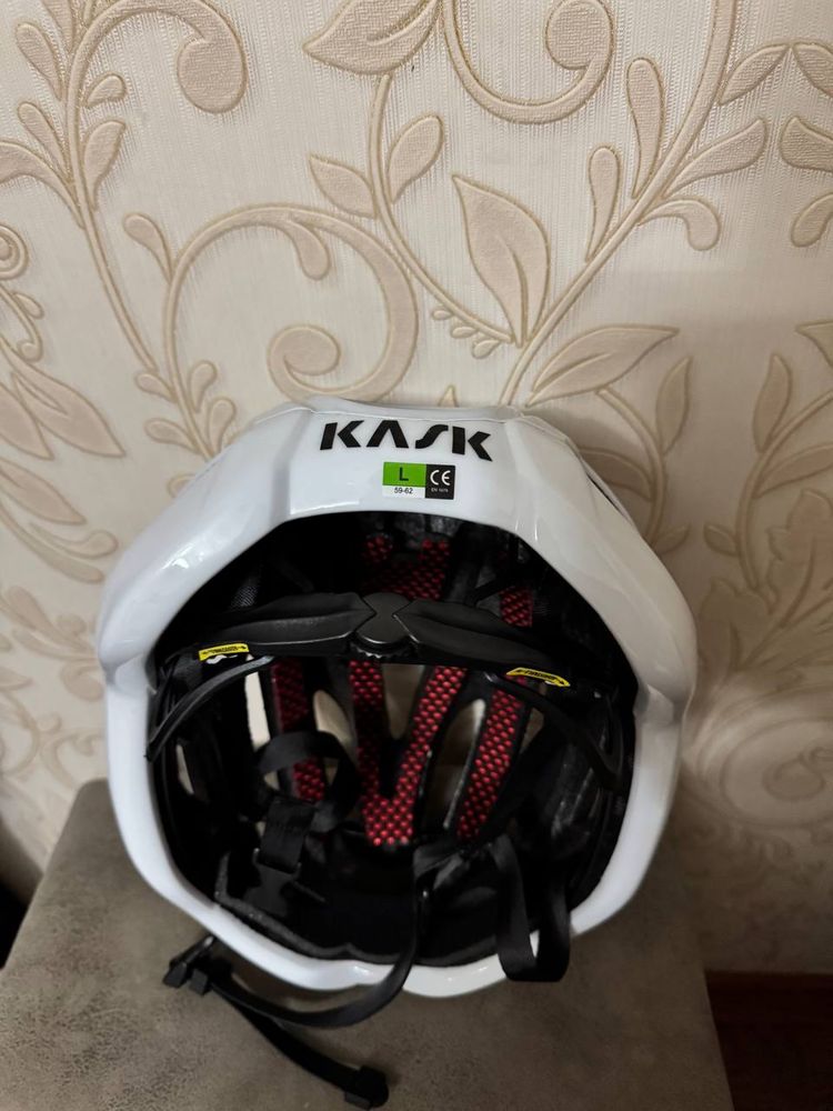 Шоссейный вело- шлем Kask новый м 50-56