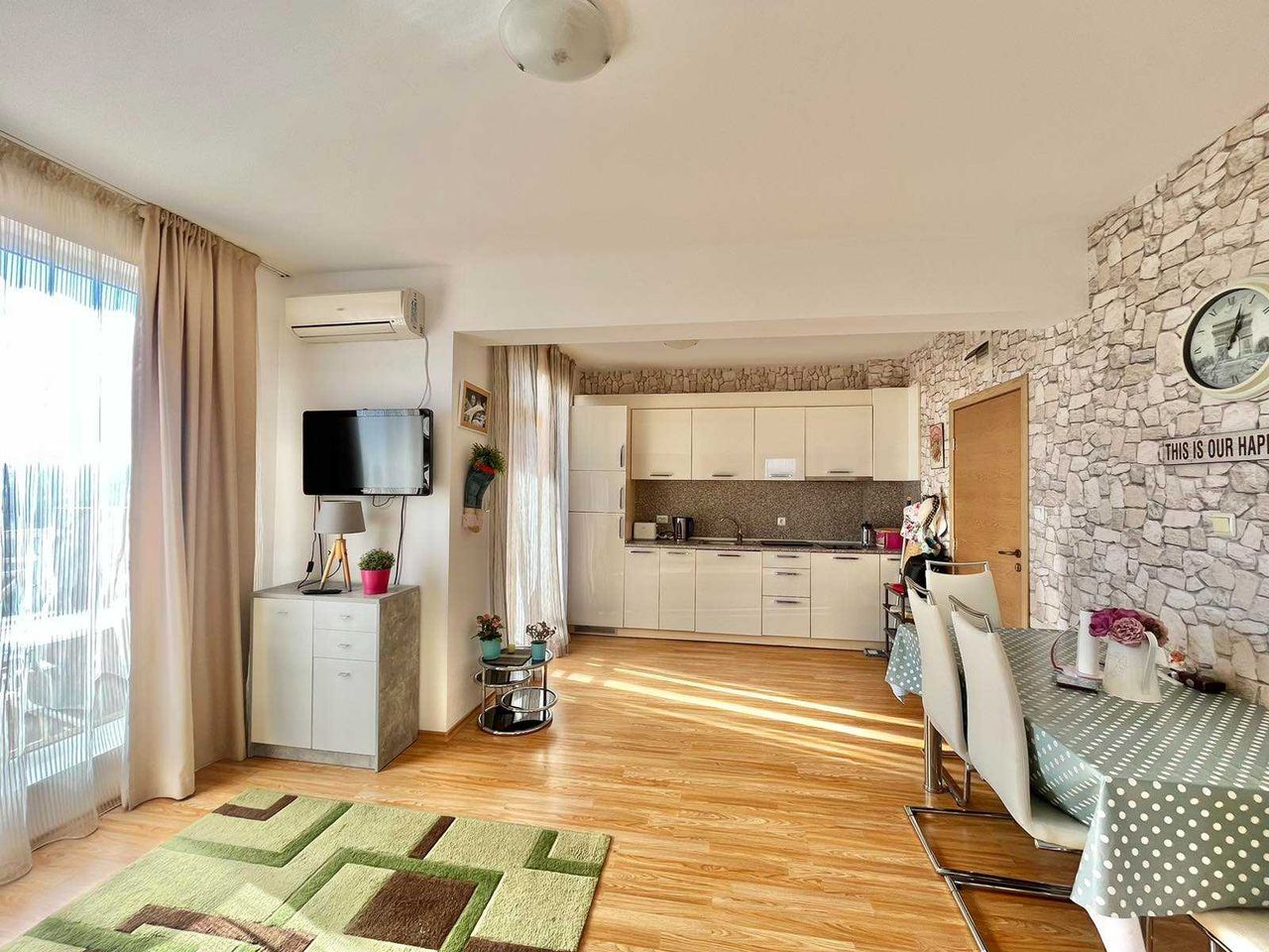 Продава се Тристаен апартамент в к.к. Слънчев бряг - 77 кв.м за 767 €/кв.м - Снимка #2