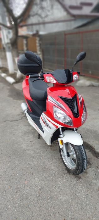 Scuter benzină 50 cc