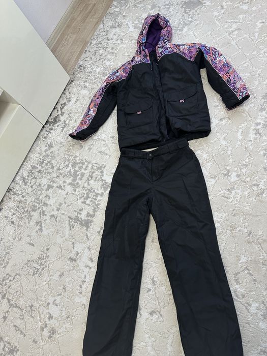 Лыжный костюм в отличном состоянии. Цена 20.000 тг