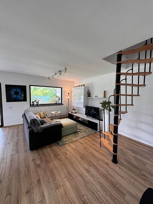 Inchiriez casa 3 dormitoare 2 bai living si bucatarie