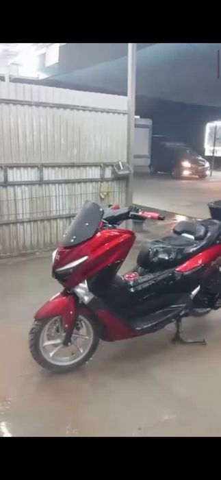 Skuter sotiladi n Max mopedi