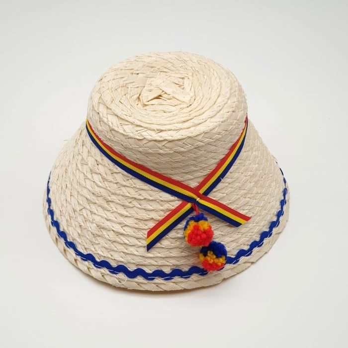 Pălărie cu tricolorul românesc