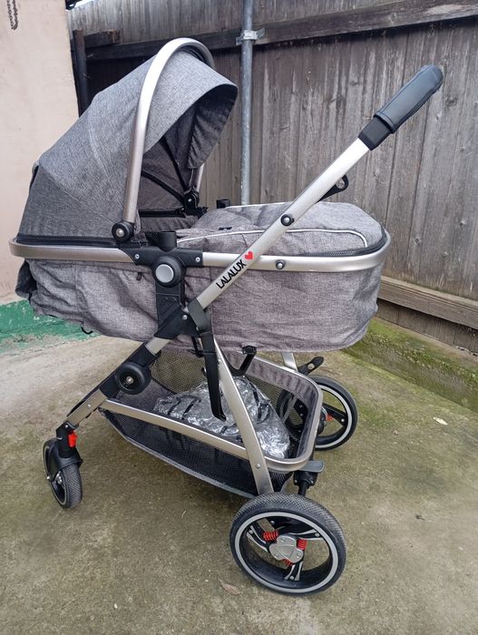 Vând cărucior aproape nou foarte puțin folosit