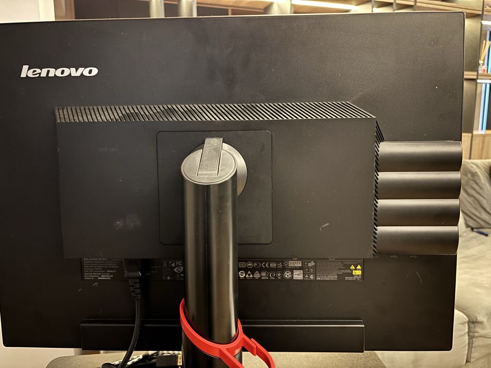 Monitor Lenovo LT23232WC in stare foarte buna