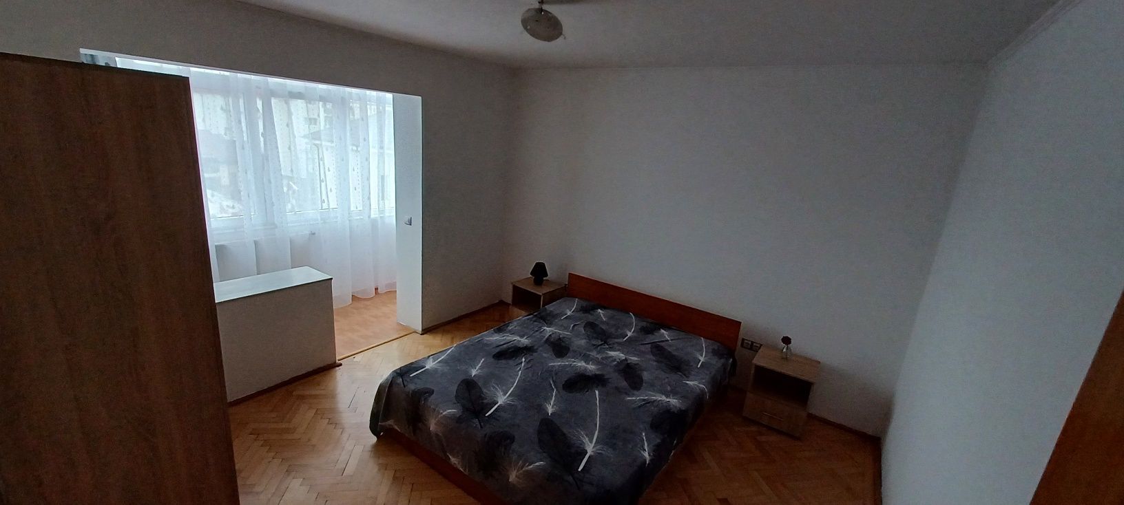 Apartament 3 camere decomandat,zonă centrală!