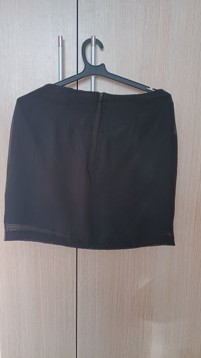 Черна пола с паети на  H&M