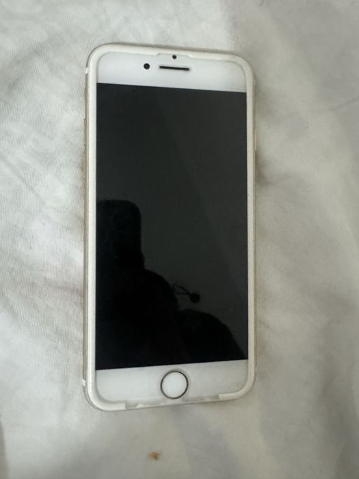 Айфон 7 прдаю хороший