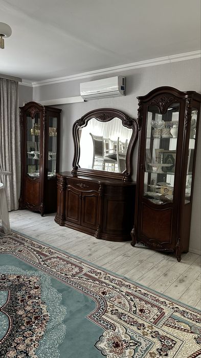 Продам горку для гостиной комнаты