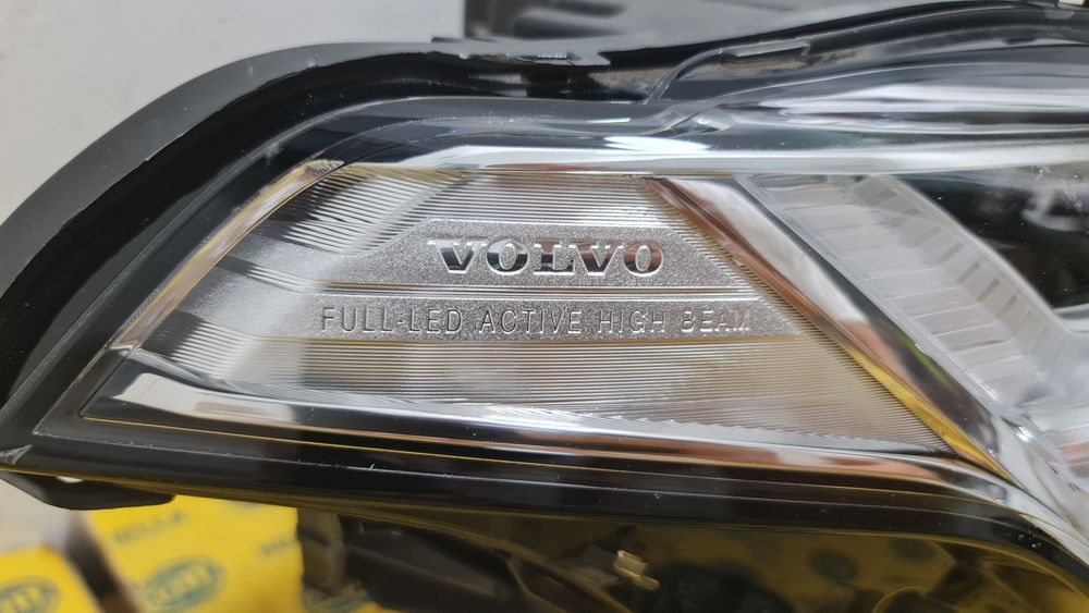 Far dreapta full led active Volvo XC90 II 31446688 modul