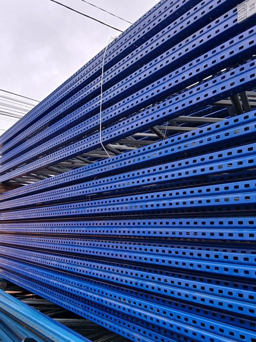 Avem rafturi metalice industriale reglabile