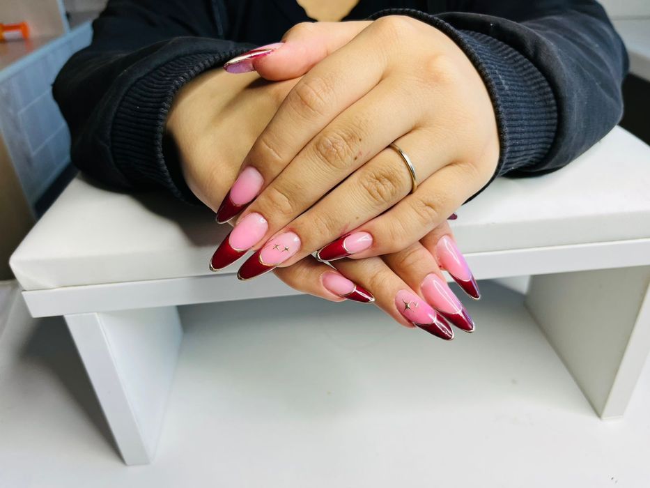 Маникюр на дому..