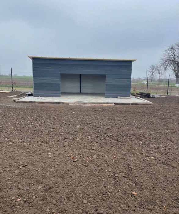 Vând hale metalice cu panouri sandwich 
Orice dimensiune dorita de cli