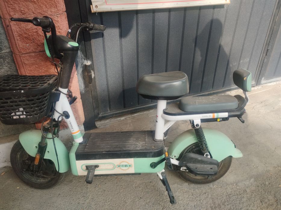 Электро скутер в отличном состоянии