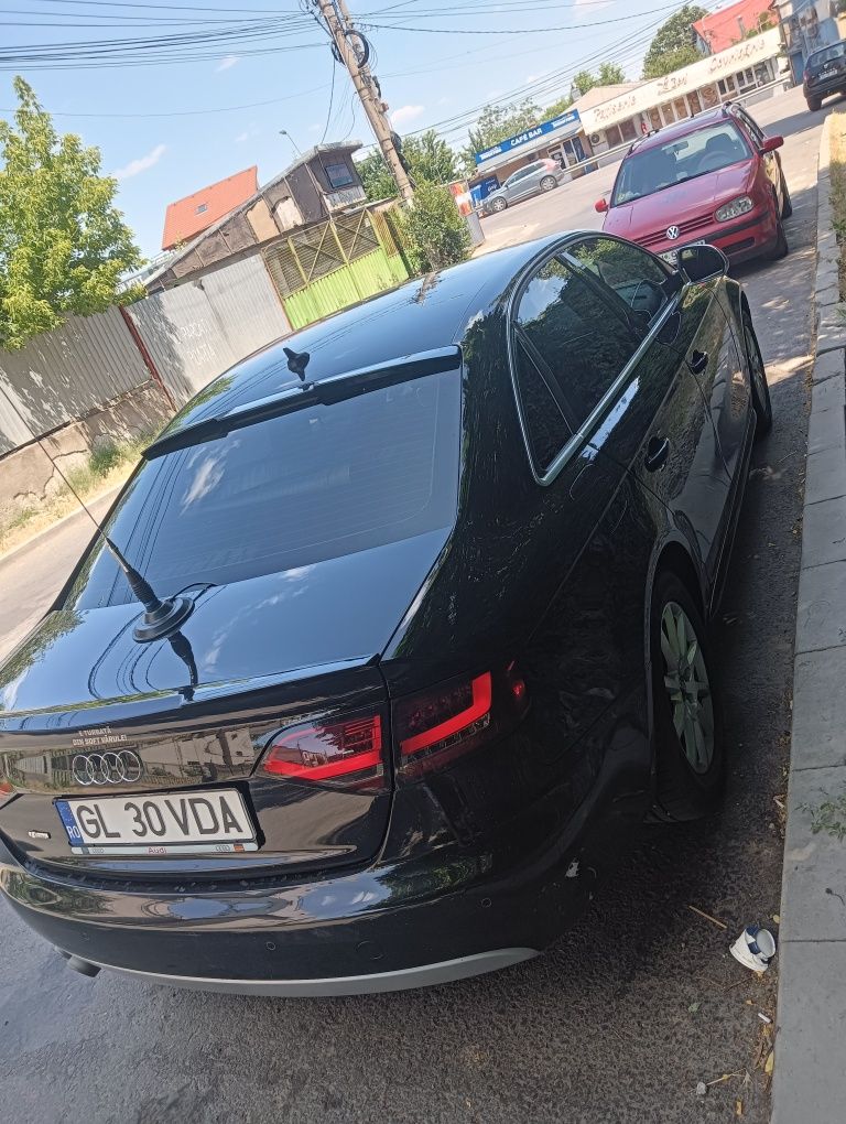 Vând audi A4 b8 2L