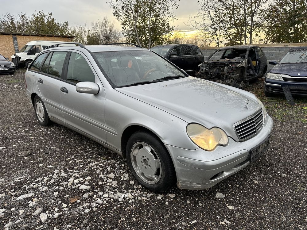 Мерцедес W203 2.2 дизел 2004 Г 116 кс ръчка 6 ск само на части