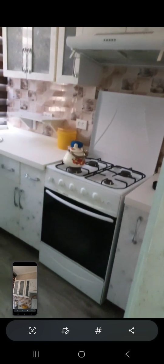 2/1/5.  Сергели 4. (Ярмарка 400 м). Квартира 60 м². Не торец, с ремонт