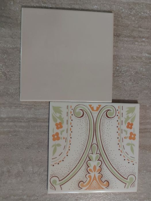 Фаянсови плочки, два модела 15/15 см- 0.30лв/бр