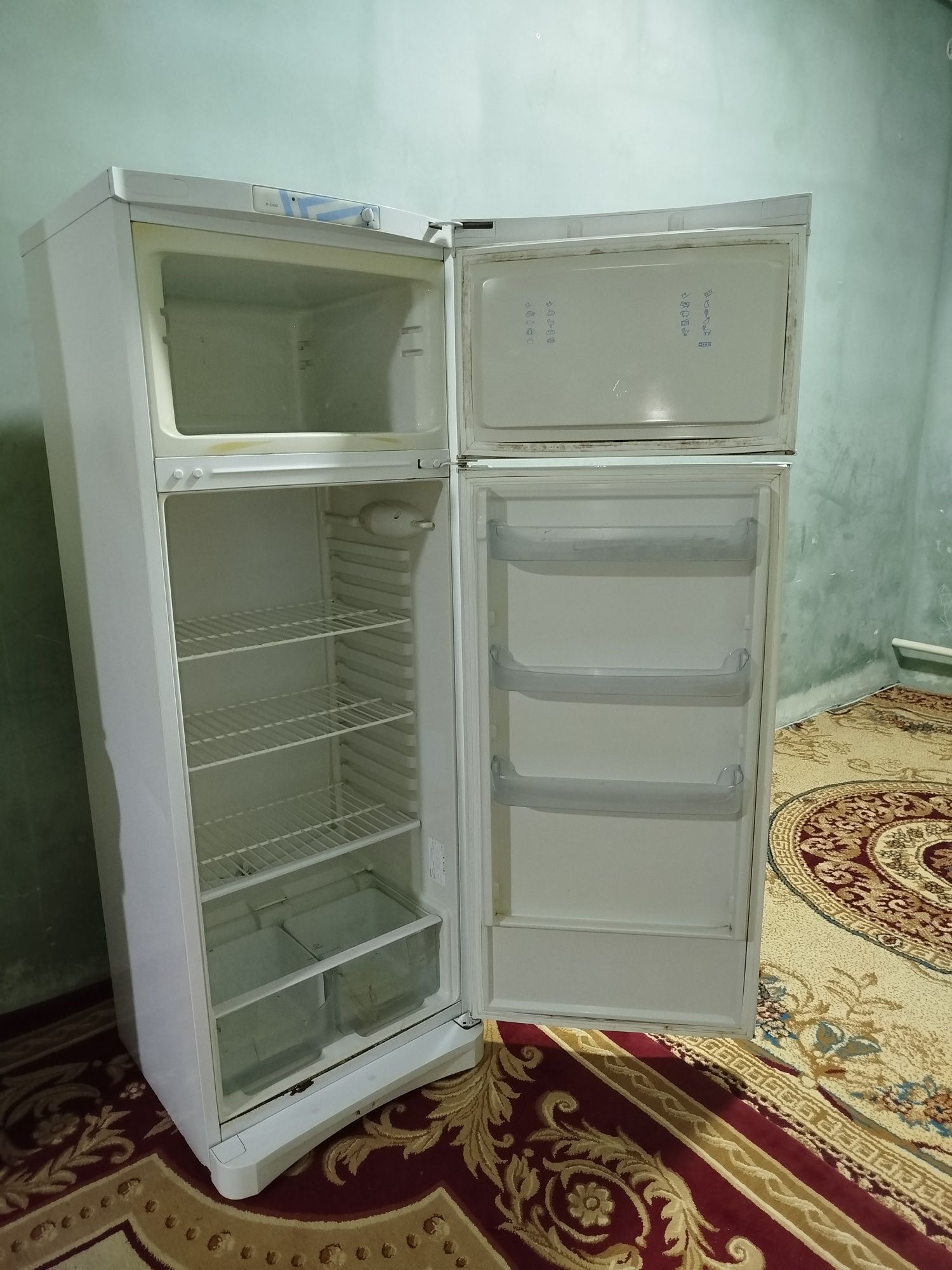 холодильник indesit