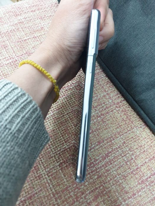 Vând samsung s21 plus 5g