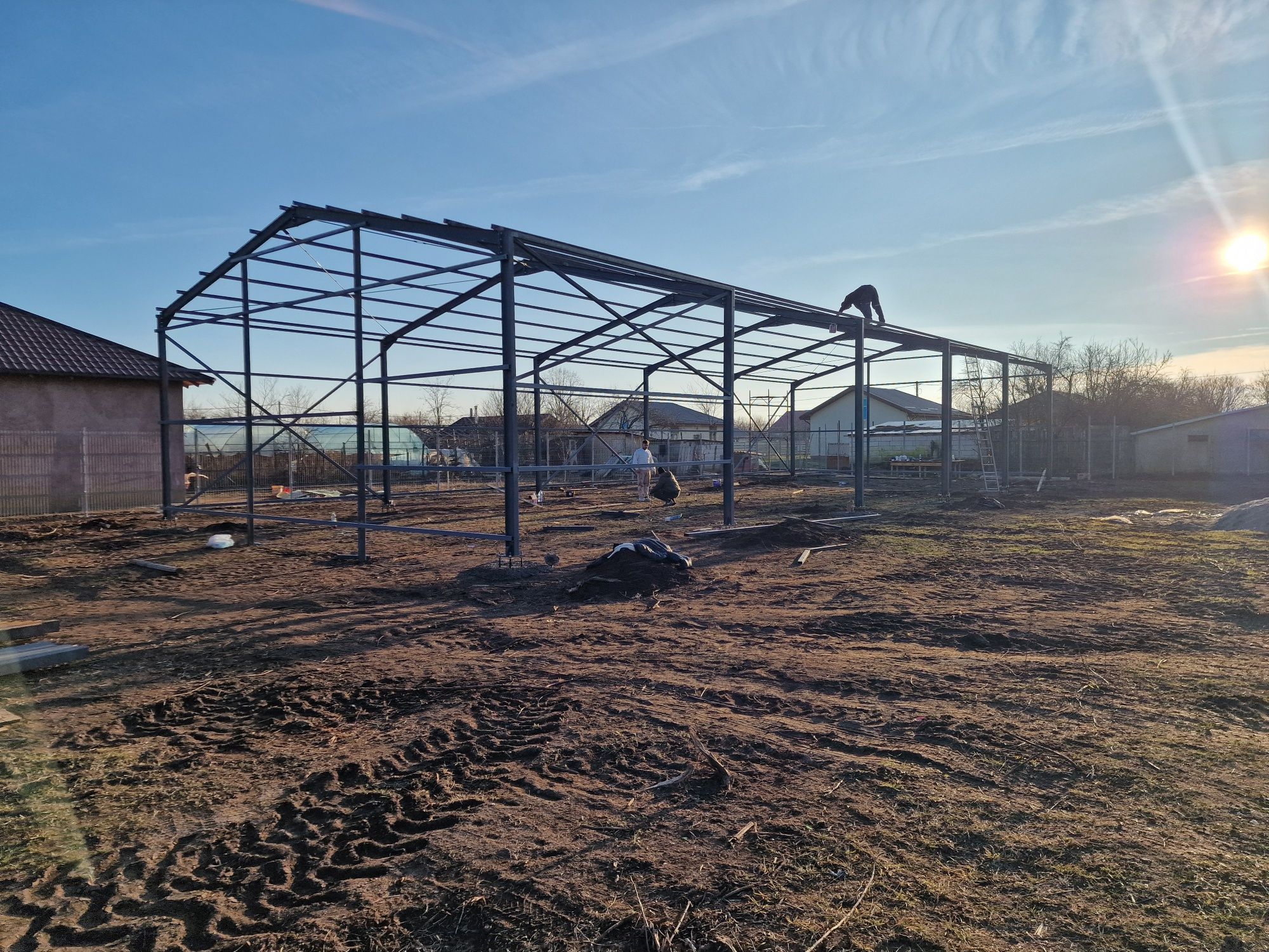 Vând structuri metalice din stoc: 12x12x4 12x20x4 12x30x4 9x12x4 9x20x