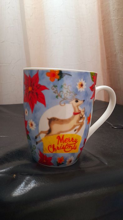 Нова чантичка с кученца с подарък нова Коледна чаша