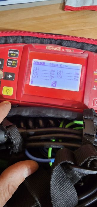 Multimetru Benning