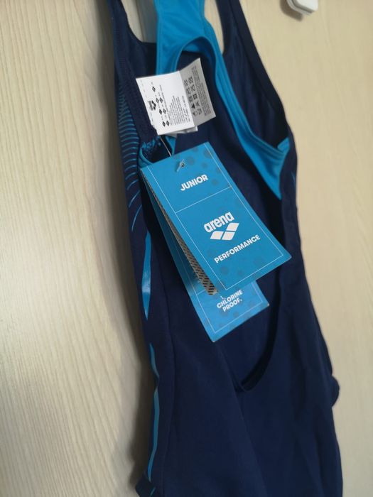 Costum nou  piscina baie  Arena Performance Junior