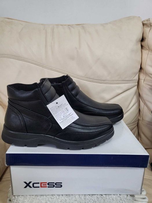 Нови черни мъжки боти - с цип