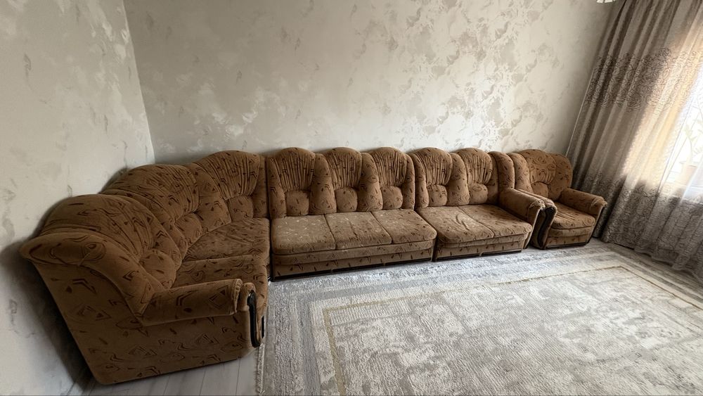 диван с кроватью со встроенным шкафом  торг есть