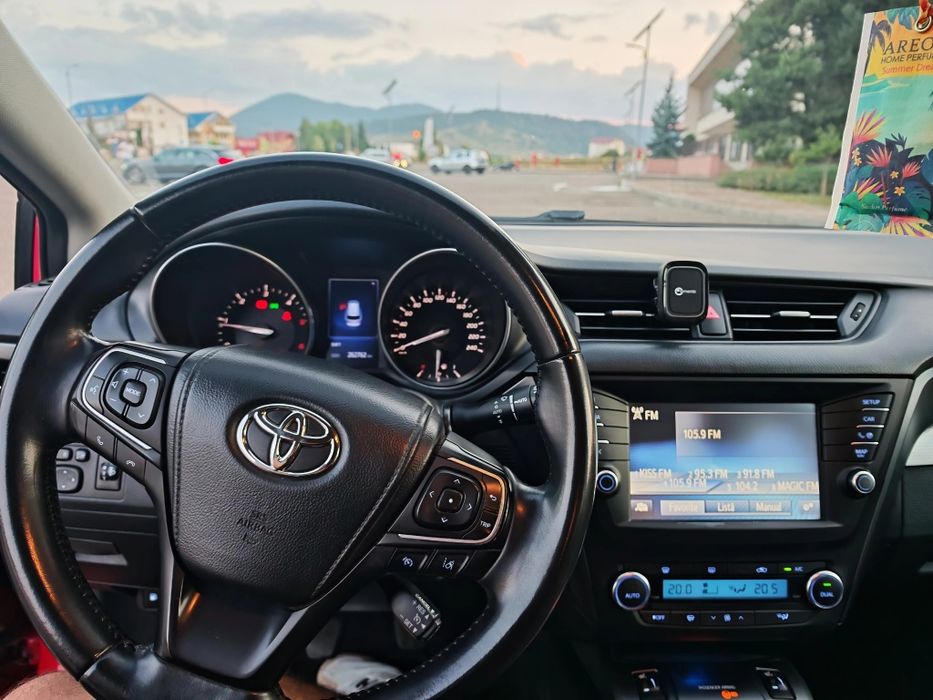Toyota Avensis 2.0 143 cp 2017