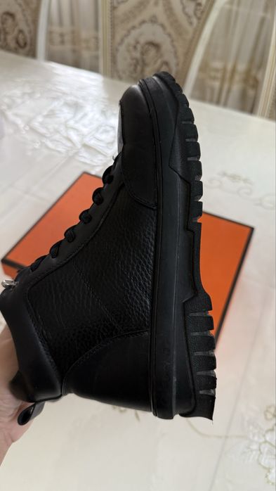 Зимние ботинки  (экокожа) в отличном состоянии, 38 размер.