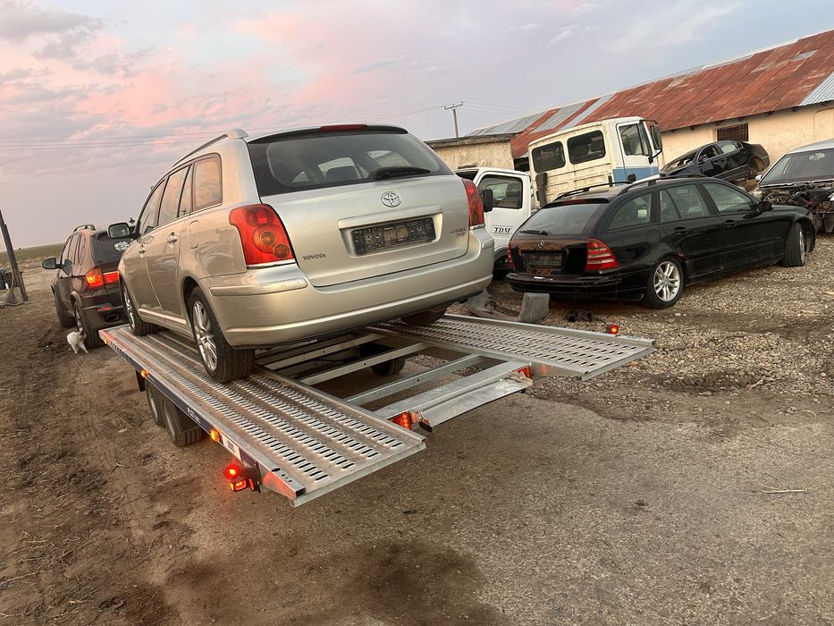 Dezmembrez toyota avensis 2.0 d