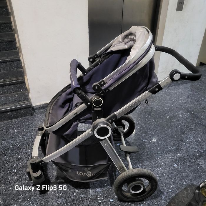 Продам детскую машину на аккумуляторе, коляску и велосипед