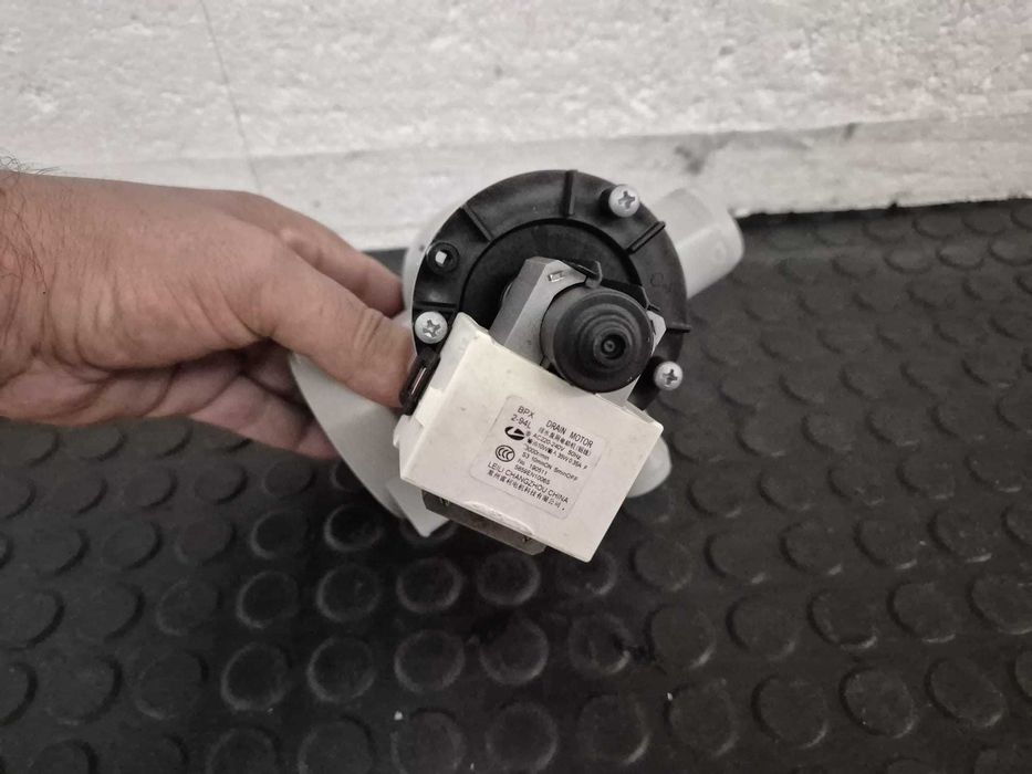 Pompa evacuare cu corp masina de spalat LG BPX 2-94L model / C28