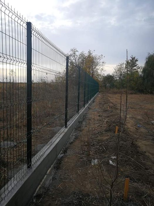 Mester la garduri si porti din plasa bordurata sipca metalica