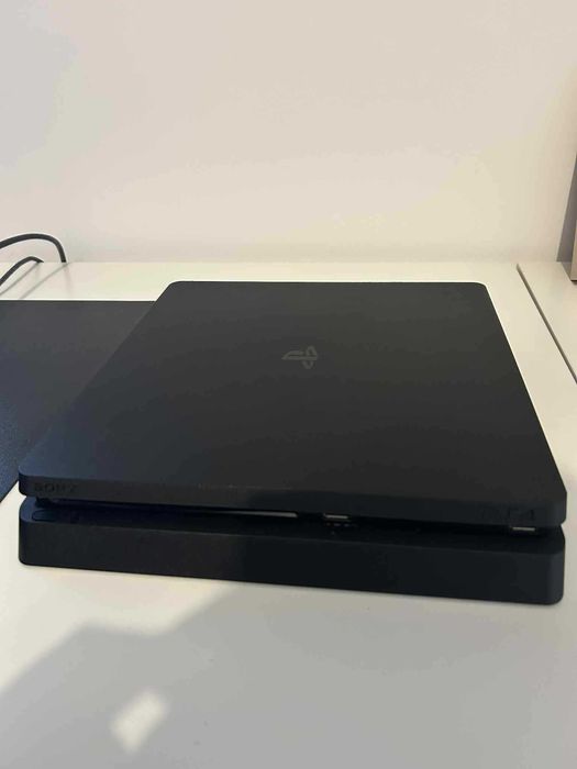 PS4 SLIM 1TB + 2 Controllere