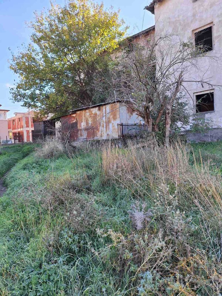 Продава се Промишлена сграда в с. Крупник, Област Благоевград - 2800 кв.м за 37 €/кв.м - Снимка #6