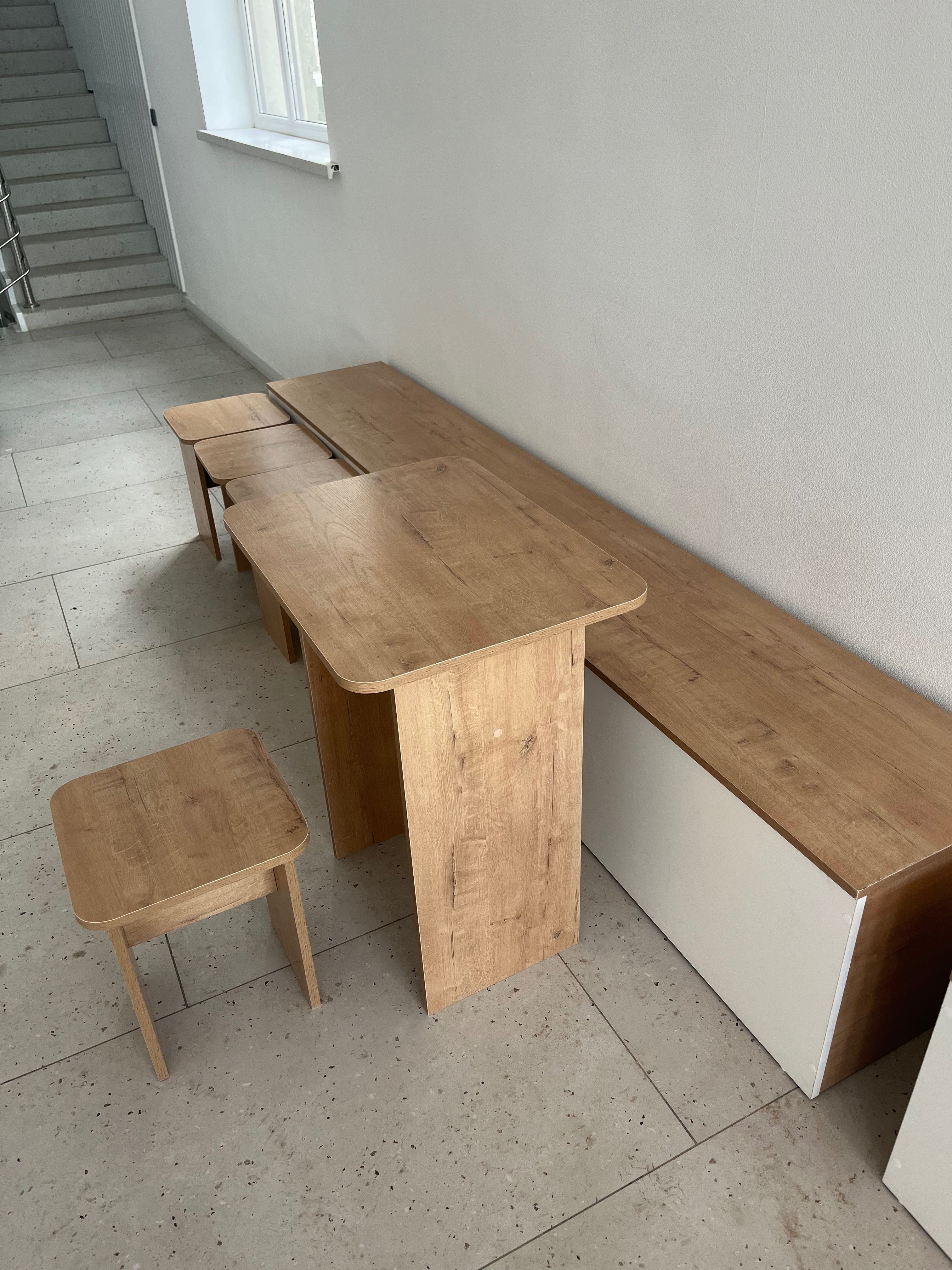 Мебель, столы и стулья