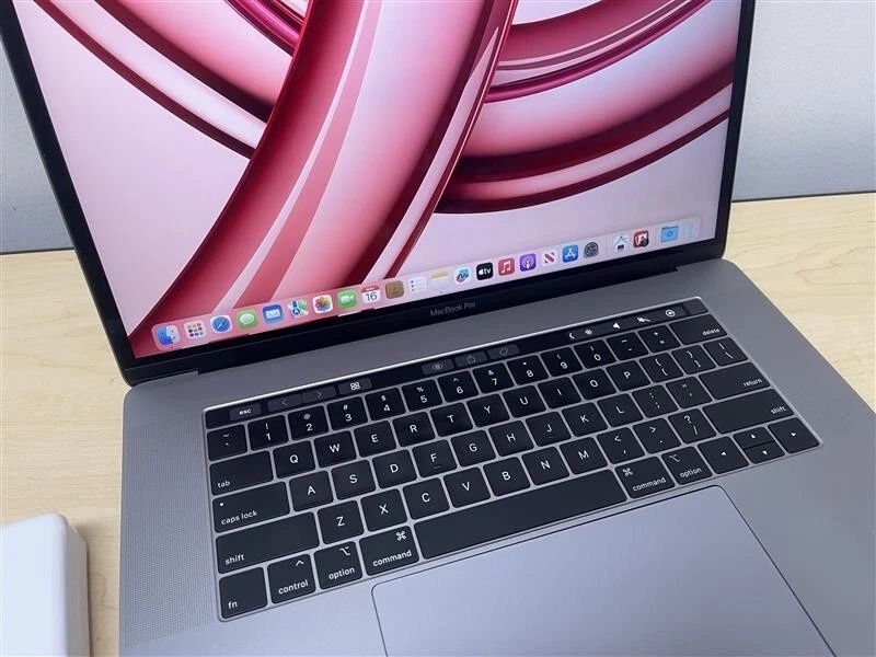 MacBook Pro 15 inch 512 GB