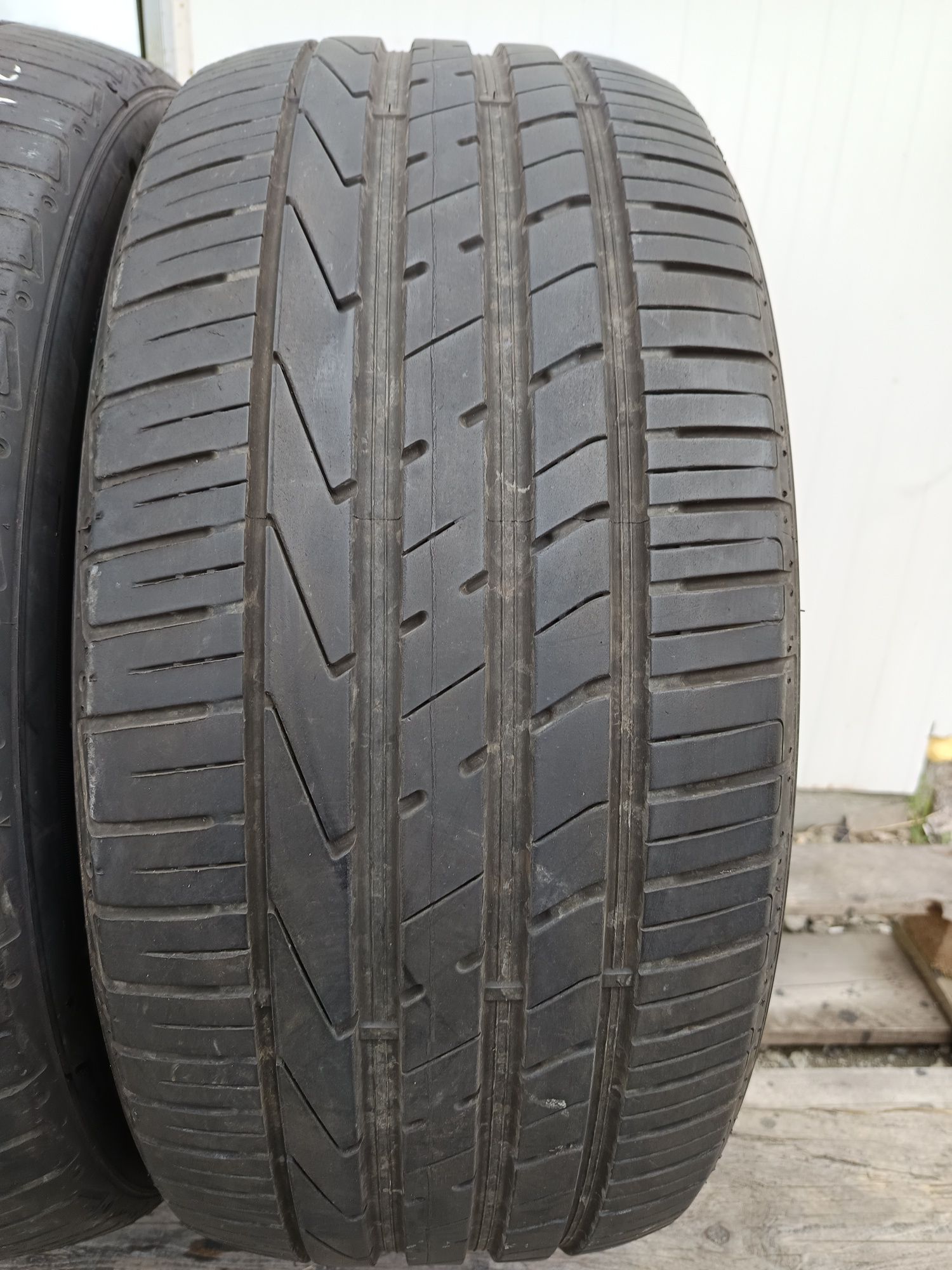 255 50 ZR 19 107 Y Hankook Дот4917