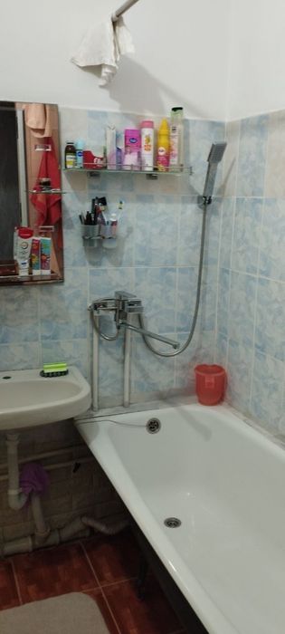 Квартира с хорошим ремонтом и мебелью.