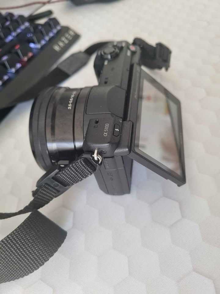 Aparat foto Sony A5100