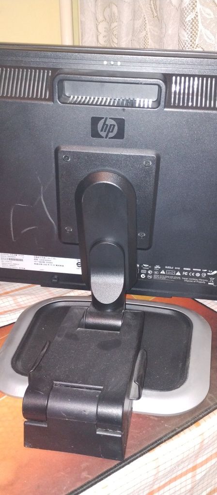 Продавам монитор ,hp