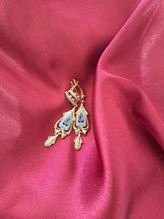 Серьги продам метал медсплав  сделан под золото