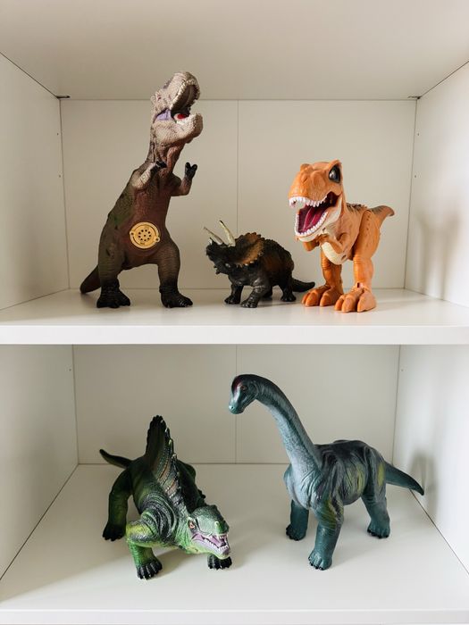 Set dinozauri cu sunete
